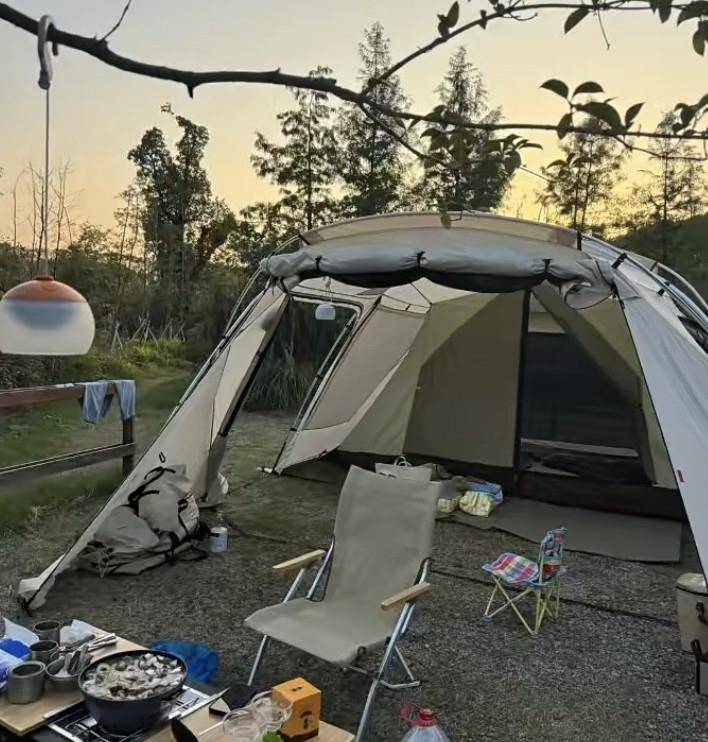 2岁二胎女儿躺吊床上面小肚子圆鼓鼓好萌冰球突破豪华版app明道一家露营吃烤肉(图6)