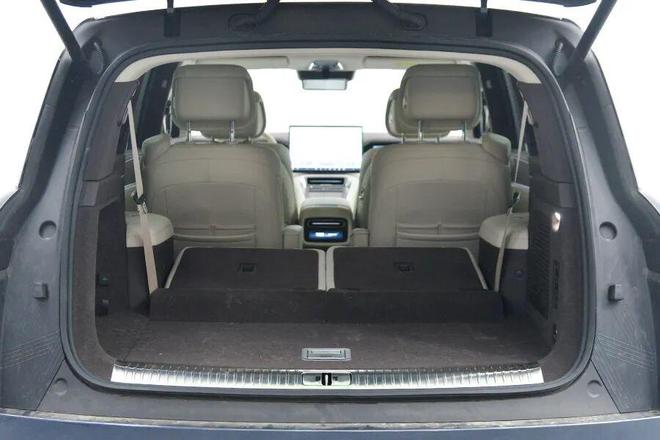 沙发”不在话下连双人床都齐了！冰球突破腾势N9：“冰箱彩电大(图4)