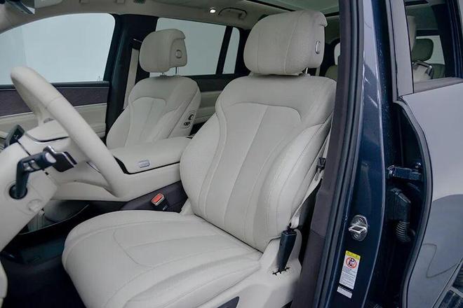 沙发”不在话下连双人床都齐了！冰球突破腾势N9：“冰箱彩电大(图14)